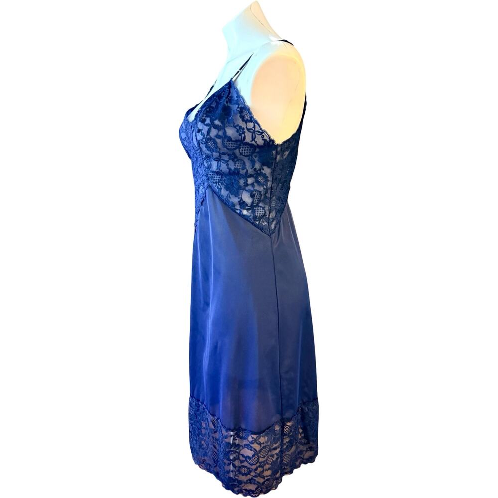 Vintage Vanity Fair Nylon Slip 1970s Lace Bodice Sweetheart Neckline Size 38 - Picture 6 of 13